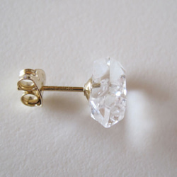 ダイヤモンドクォーツの結晶原石ピアス／Pakistan 14kgf 片耳 5枚目の画像