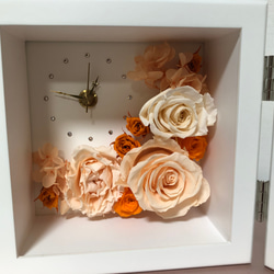 花時計とフォトフレームセット　クリームオレンジ〜オレンジのグラデーション　プリザーブドフラワー 2枚目の画像