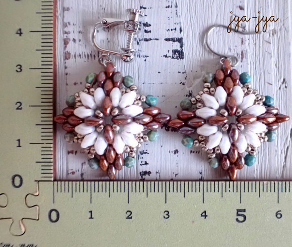 twinbeads earrings ＊ White brown 6枚目の画像