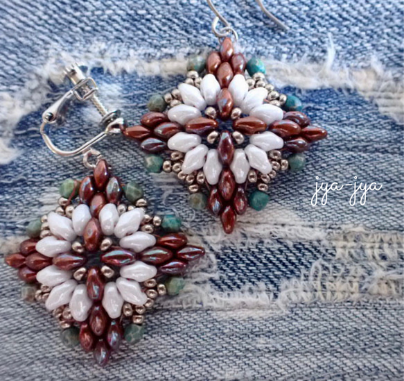 twinbeads earrings ＊ White brown 2枚目の画像