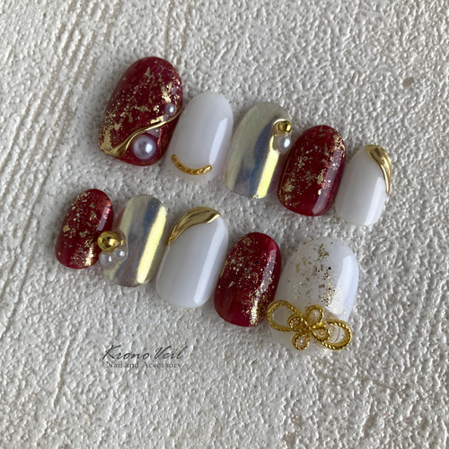 075 】ネイルチップ 成人式ネイル 振袖ネイル 赤 ゴールド 袴 前撮り