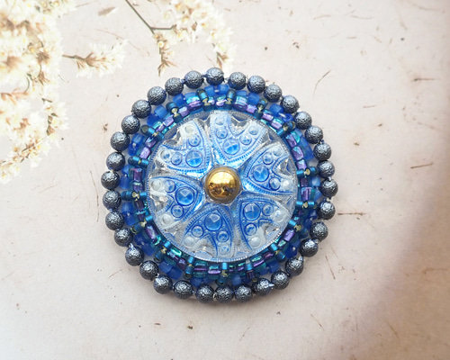 チェコガラス　ネコのブローチ チェコガラス ネコのブローチ