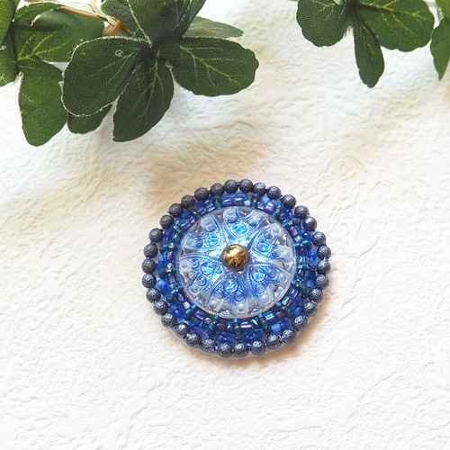 限定1点】チェコガラスボタンのブローチ（チェコガラスボタン/ブローチ