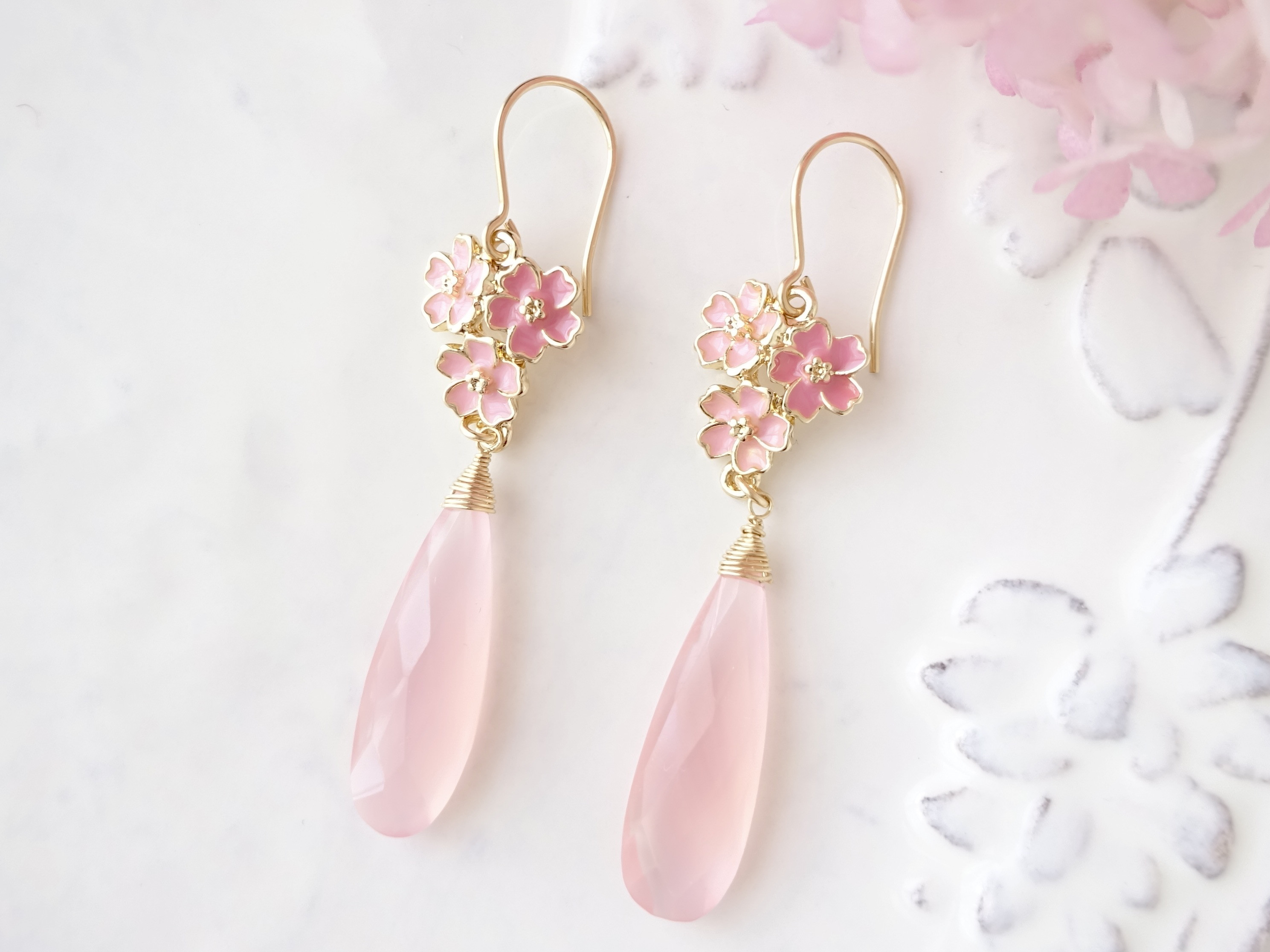 ピンクカルセドニー＆14KGF＆ピアス 桜ドロップ