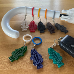 ◆厚さ3ミリ◆釣られブラックバス形名入れ傘マーカー ◆釣られているタイプ◆ペットボトルマーカー◆傘目印◆1ケ 2枚目の画像