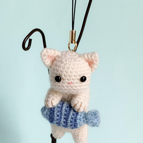 つままれイタズラねこストラップ 【あみぐるみ】 あみぐるみ Nekomimi