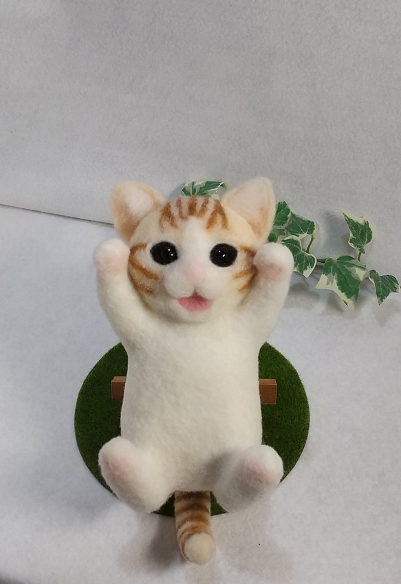 茶トラ白猫  　　羊毛フェルト 2枚目の画像
