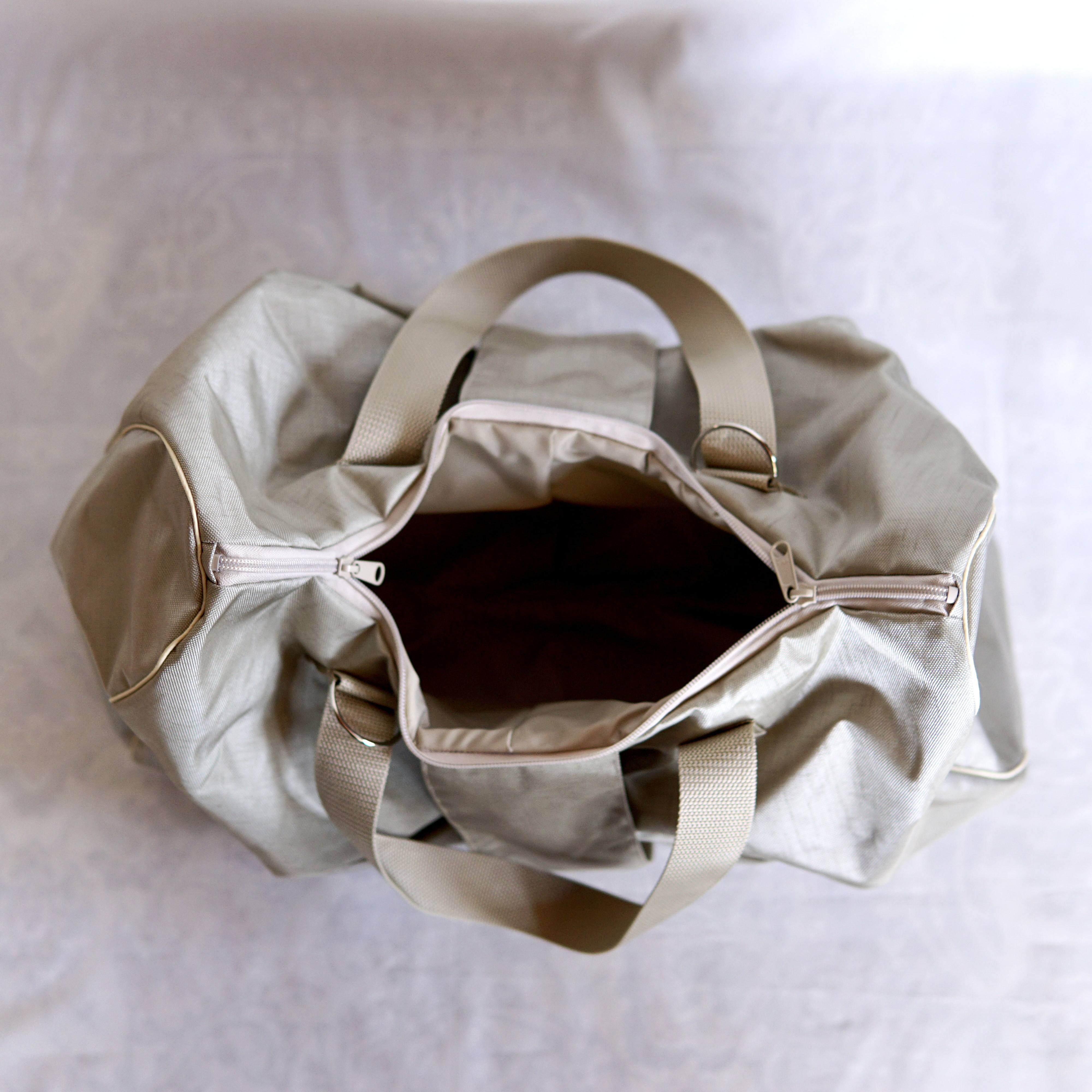 ⭐︎SALE⭐︎ナイロンのリボンボストンバッグ【シャンパンゴールド】