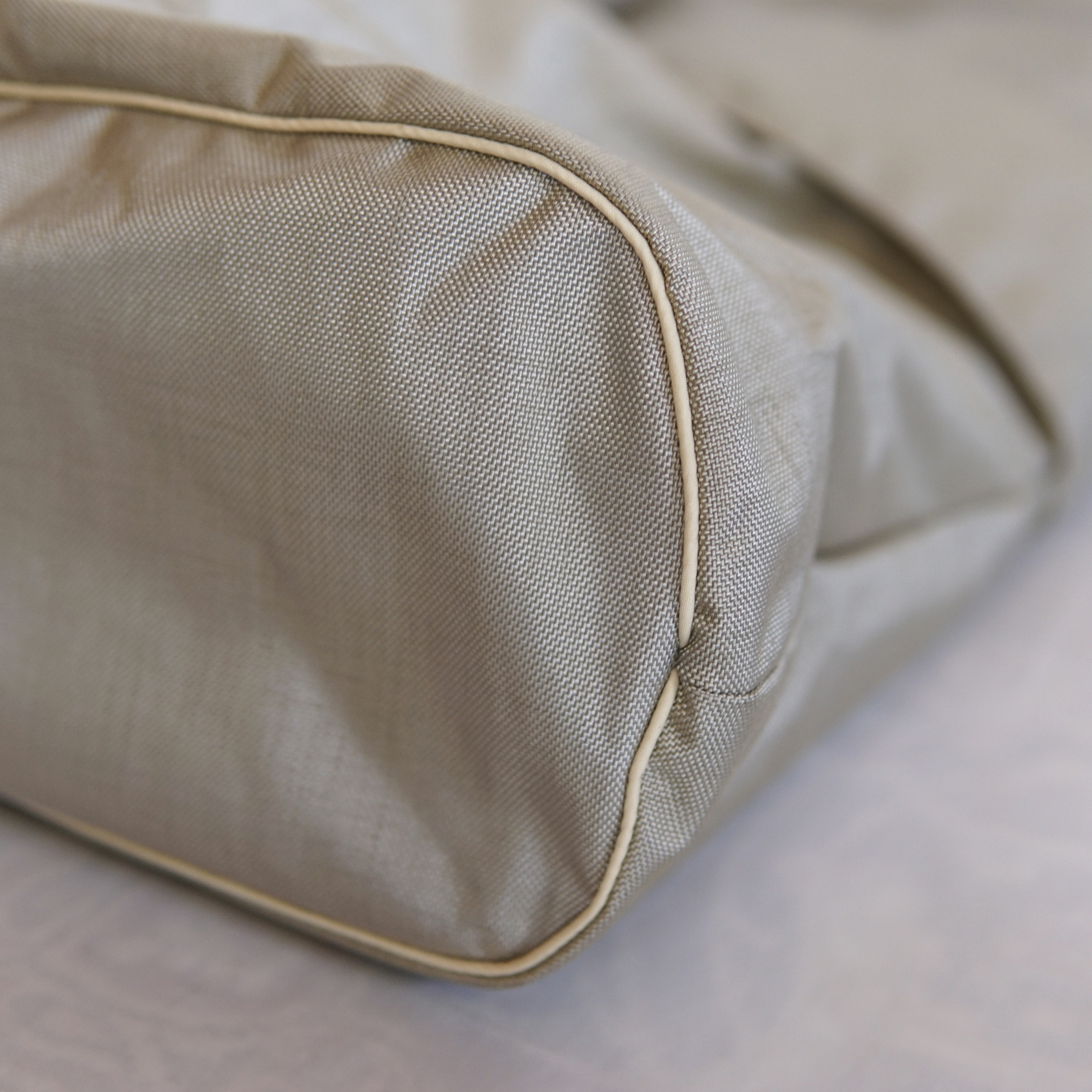 ⭐︎SALE⭐︎ナイロンのリボンボストンバッグ【シャンパンゴールド】