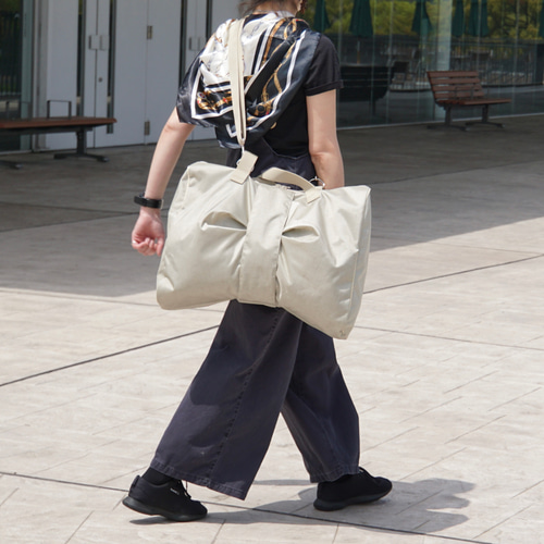 ⭐︎SALE⭐︎ナイロンのリボンボストンバッグ【シャンパンゴールド