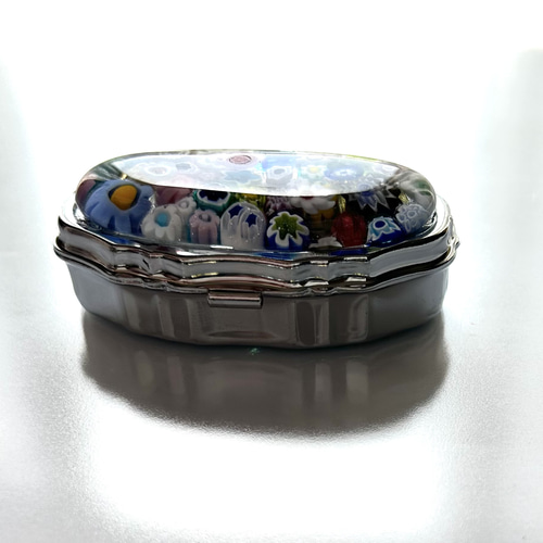 ベネチアンガラスミルフィオリのピルケースとリールキーホルダーの