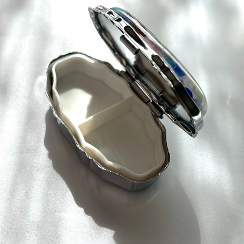 ベネチアンガラスミルフィオリのピルケースとリールキーホルダーの