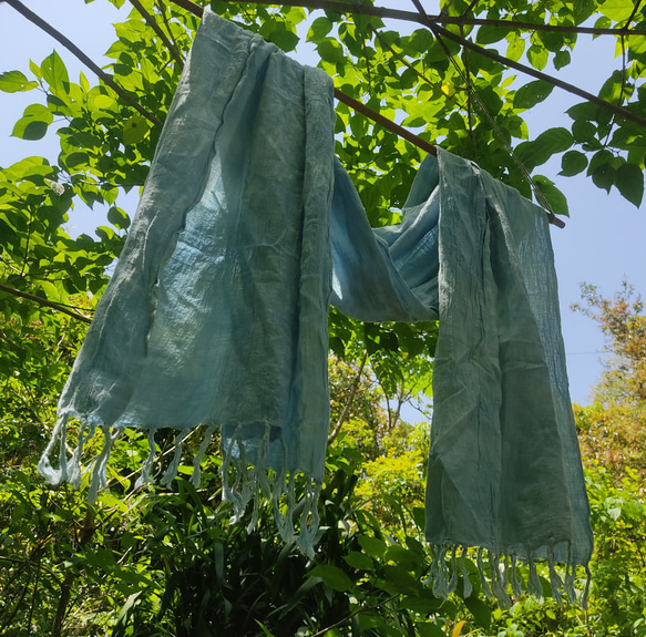 【再販】琉球藍の生葉染めブルー■屋久島の草木染め木綿大判ストール 3枚目の画像
