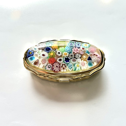 ベネチアンガラスミルフィオリのピルケースとリール付きキーホルダーの