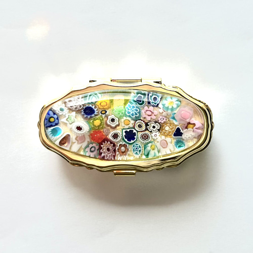 ベネチアンガラスミルフィオリのピルケースとリール付きキーホルダーの