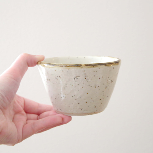 土冶器質 カップ 白(陶芸品) 土冶器質 カップ 白(陶芸品)