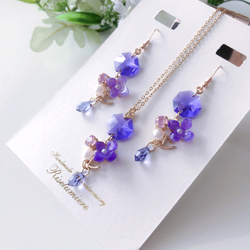 雨の日 紫陽花の雫ピアス／イヤリング ブルーバイオレット ピアス 
