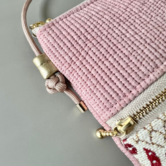 【受注制作】レトロフラワー＆イブルキルトのスマホポシェット/トワ・エ・モァⅢ  ♦ギフトにおすすめ♦ 4枚目の画像