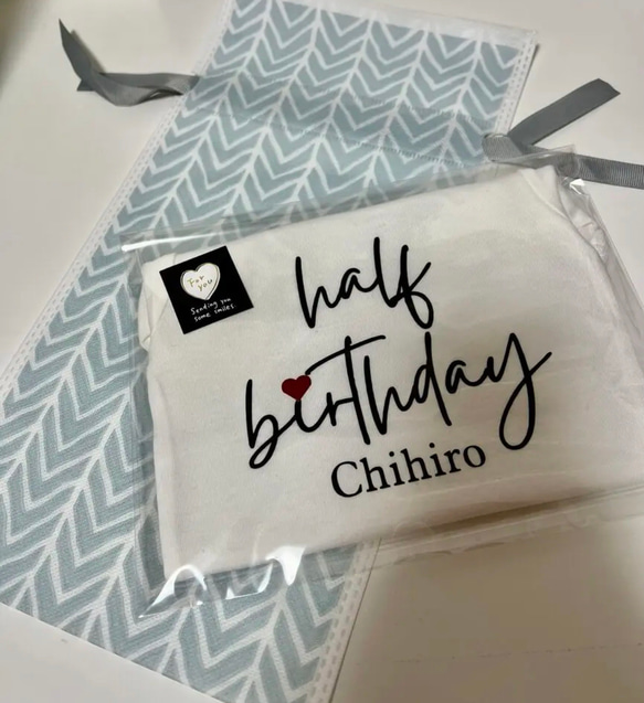 【名入れ】ハーフバースデーベビーロンパース Personalized Half Birthday Baby Onesie 4枚目の画像