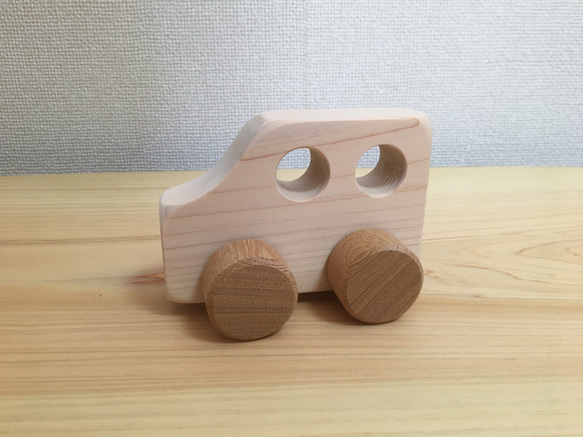 木のおもちゃ　コロコロくるま 1枚目の画像