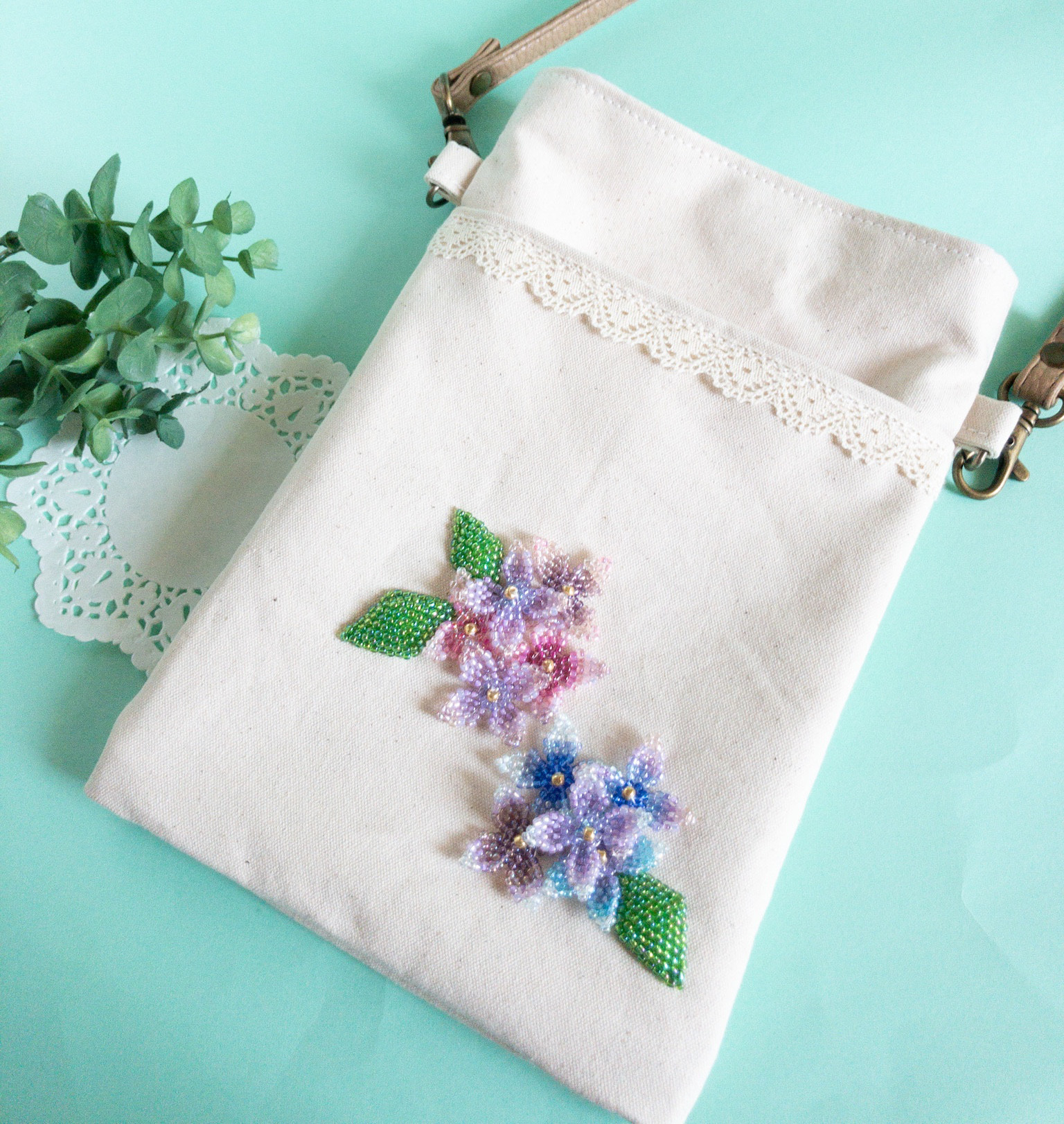 紫陽花の立体ビーズ刺繍スマホショルダー