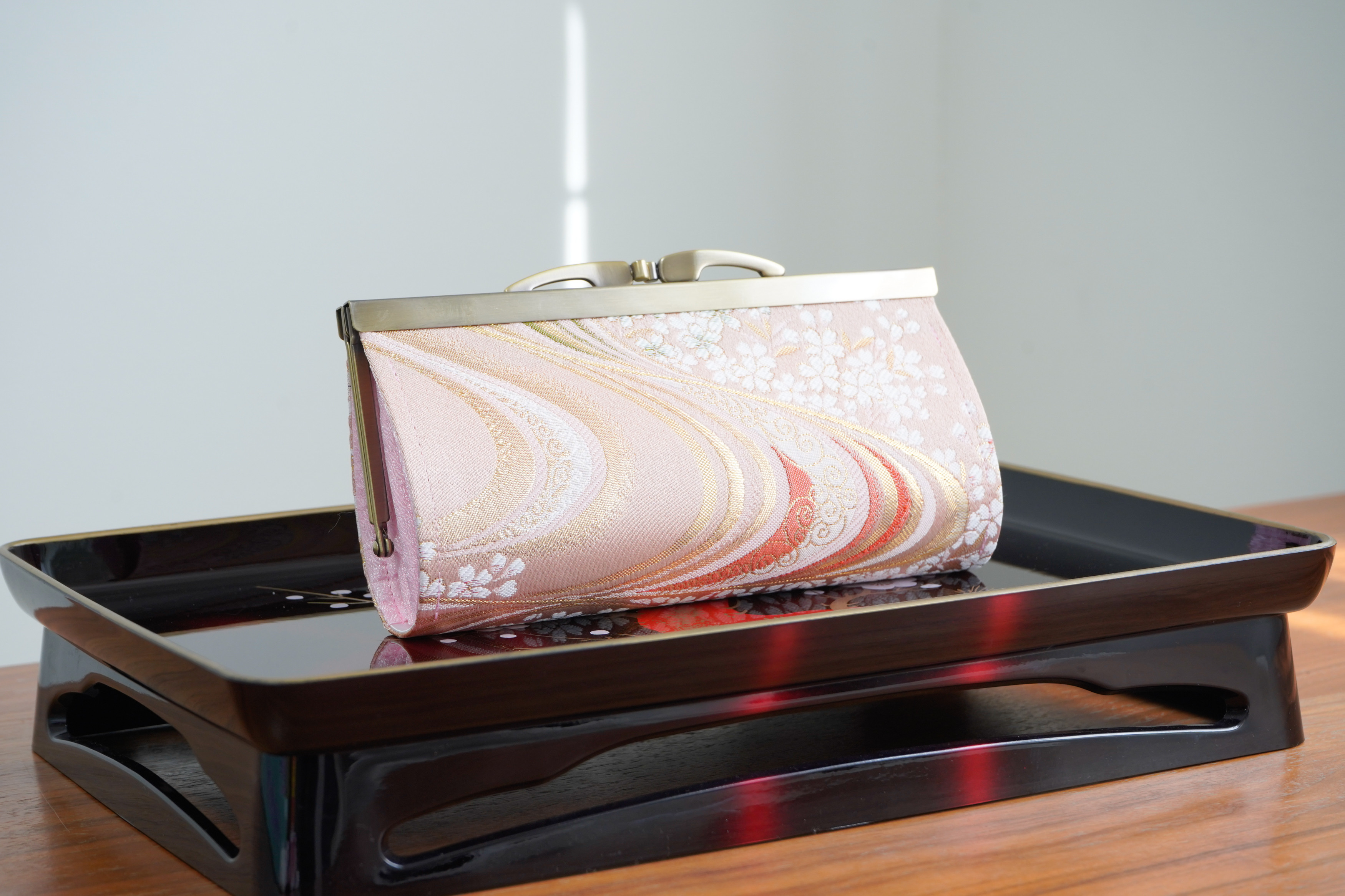 桜に流水の金襴織物で和風がま口中型長財布＊柔らか上品な和モダン＊淡いサーモンピンク