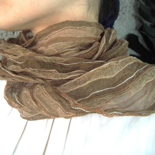 再Sale 草木染手織り赤城の節糸のストール 紫外線カット シルク 草木染