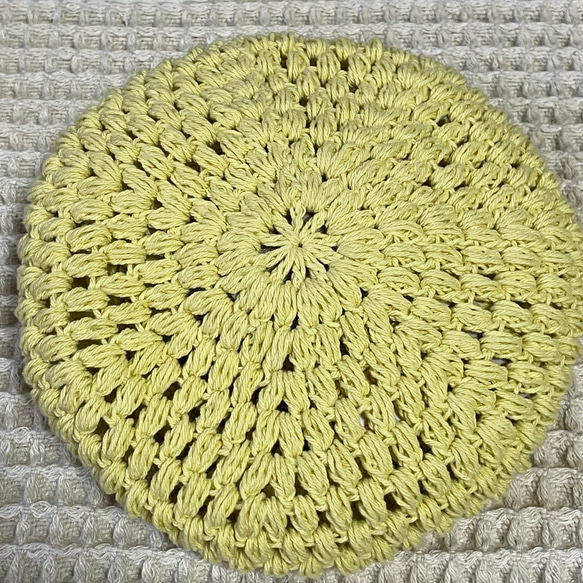 ☘️①ベレー帽子☘️花・葉　さらさらコットン手編み 9枚目の画像