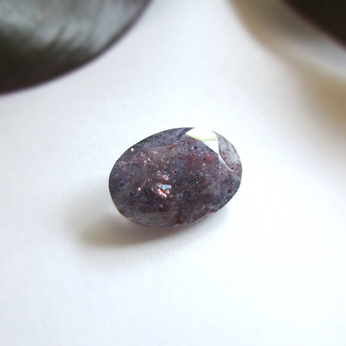 14×9.5mm「ブラッドショットアイオライトサンストーン」 天然石