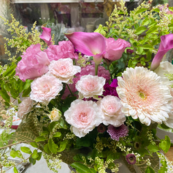 【母の日ギフト2024】デザイナーにおまかせ国産花材の花束✳︎送料差額、クール便料金負担いたします 6枚目の画像
