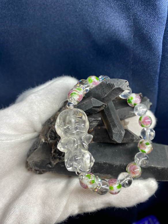 水晶天使、ヒマラヤ水晶(アイリスクォーツ)、トンボ玉ガラス(薔薇