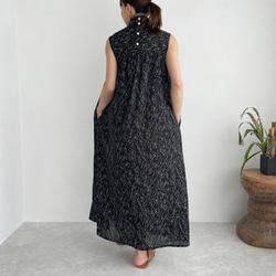 麵粉高領縮褶長洋裝（黑色） 第6張的照片
