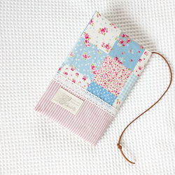 新書サイズ　ブルーパッチワーク花柄×ピンクストライプブックカバー 1枚目の画像