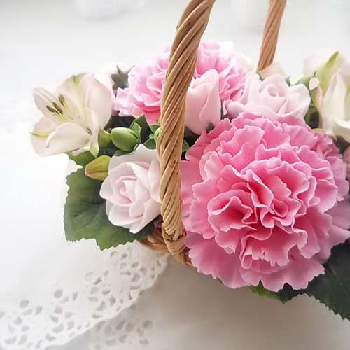 【strawberry】クレイフラワー♡バスケット型フラワーアレンジメント strawberry様専用】クレイフラワー♡バスケット型フラワー