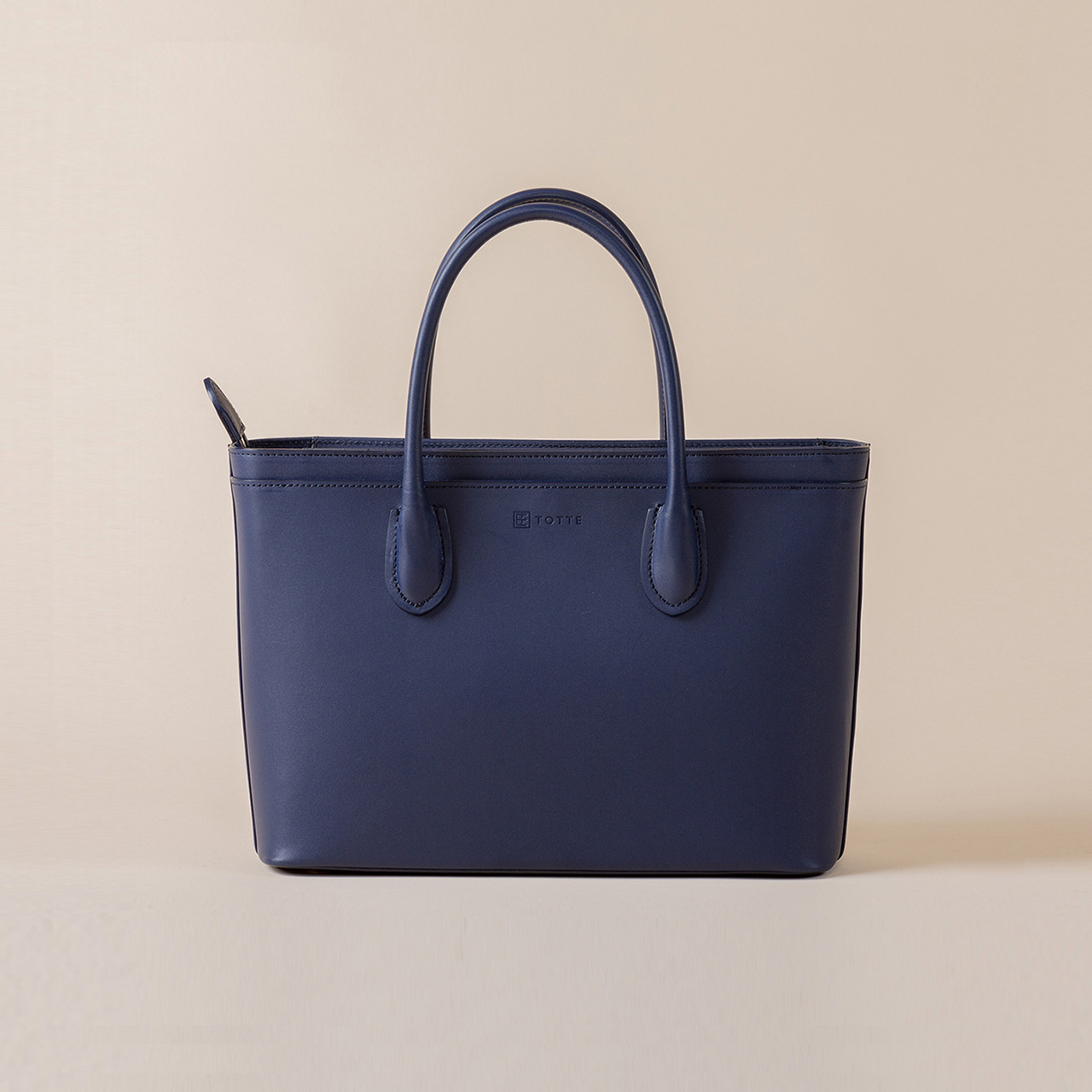 美品　トートバッグ ネイビー/ベージュ　並行輸入品