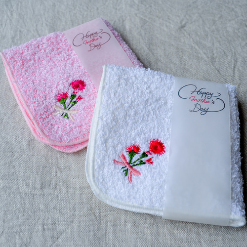 カーネーション刺繍入りハンドタオル ハンカチ 日本製 ハンカチ