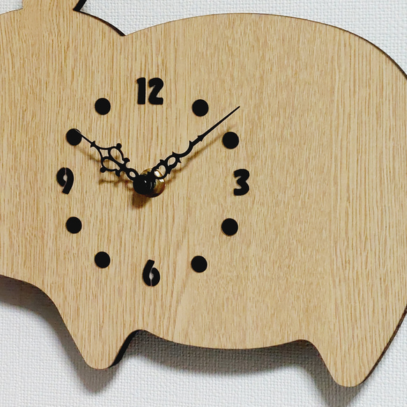 アニマル壁掛け時計シリーズ　豚　ベージュ木目調　壁掛け時計　静音時計 3枚目の画像