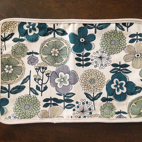 ファスナーで開閉するブックカバー A5判参考書、専門書、ビジネス本等