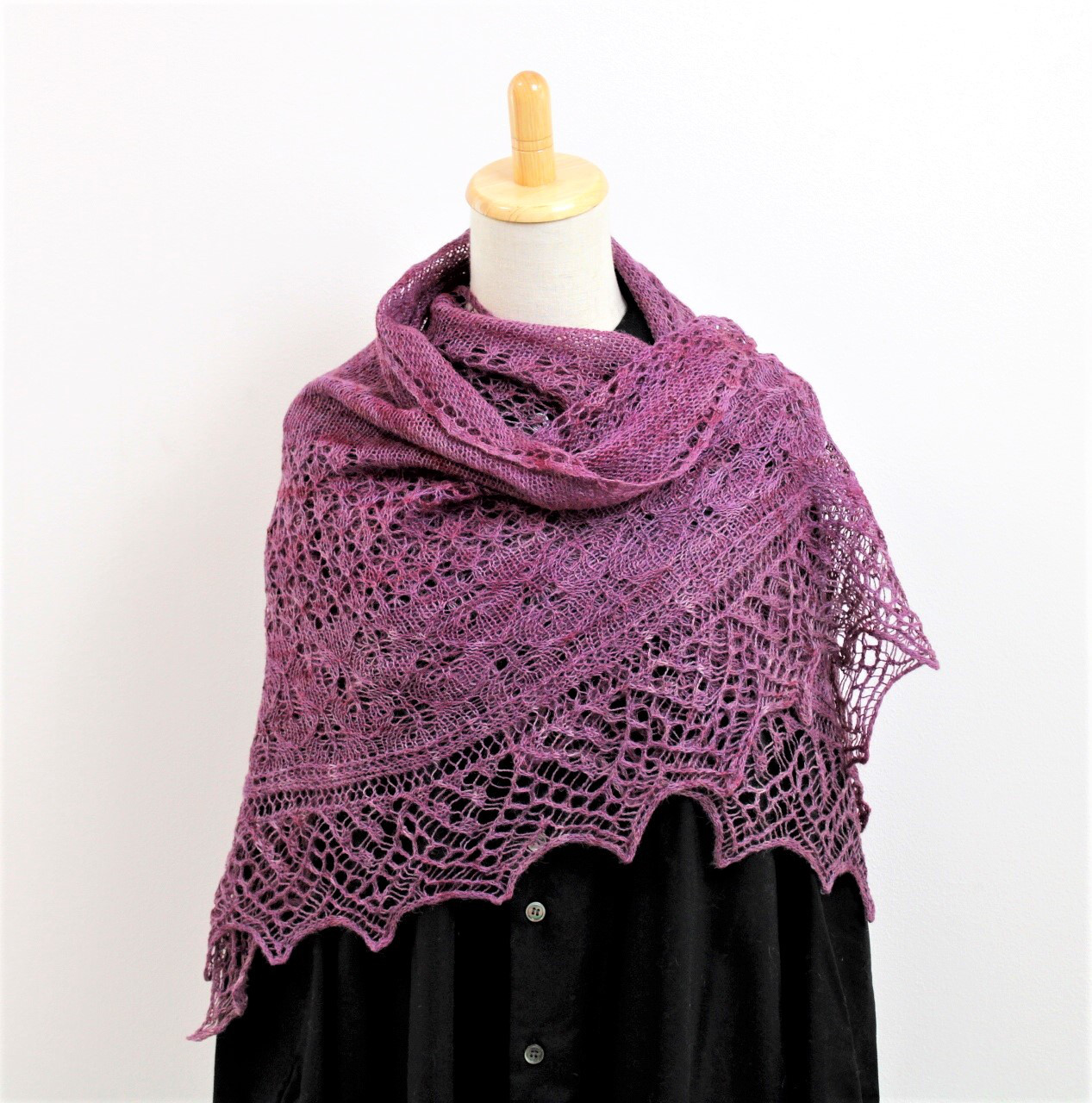 大判レース三角ショール　アルパカ・メリノ極細手染め糸