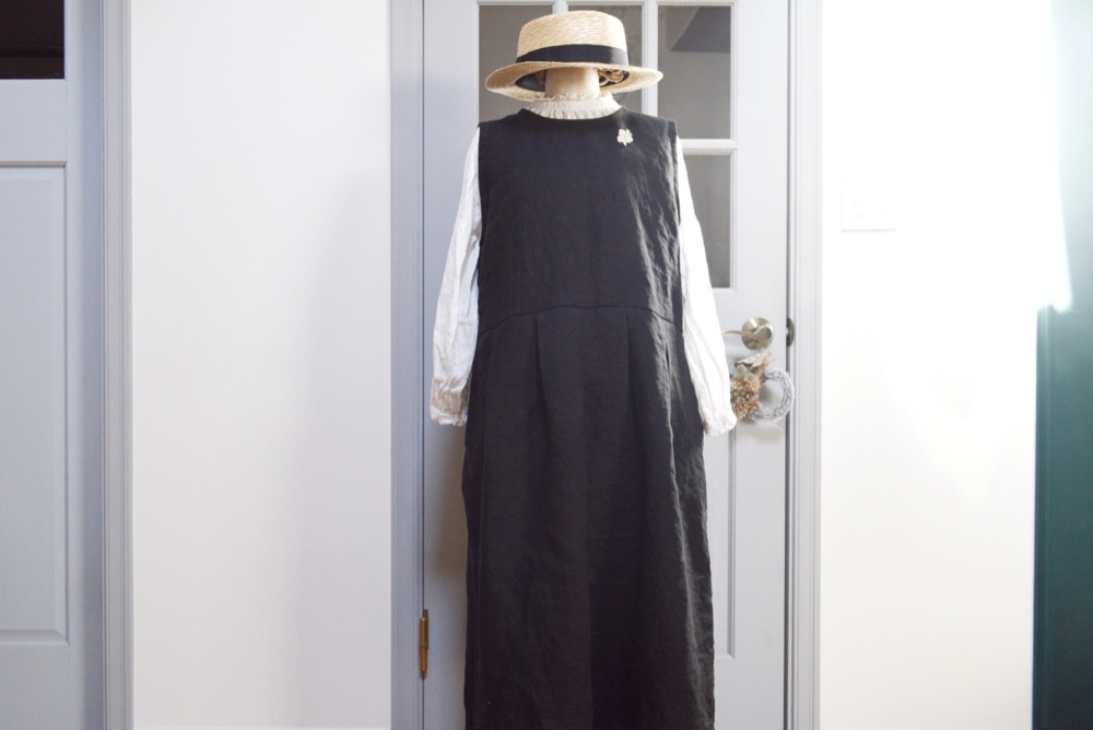 黒いリネンの2wayロングワンピース 10,656円