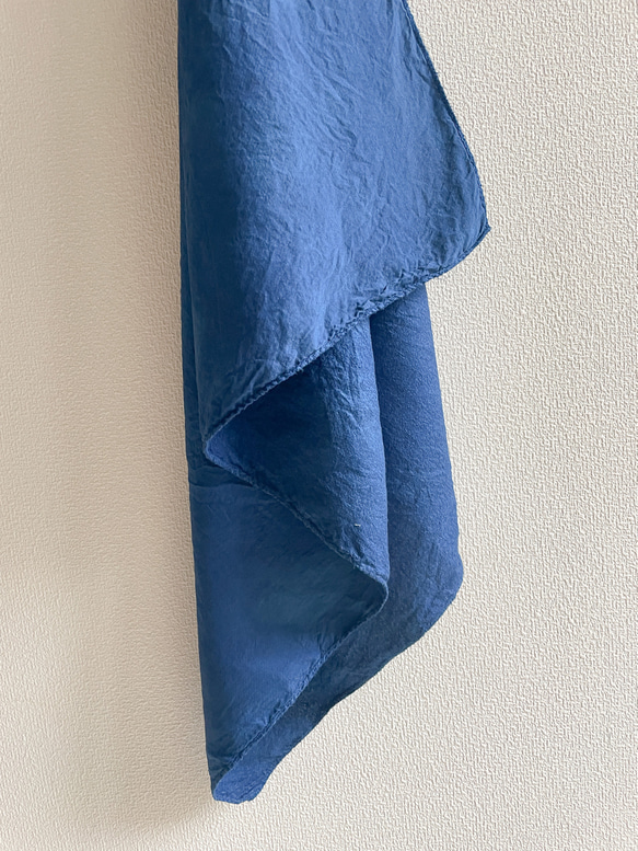 送料無料　藍染 ベロア調シルクスカーフ　Blue wind 2枚目の画像