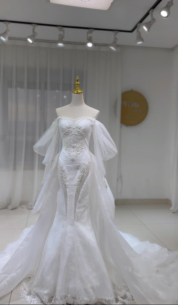 華やか ウエディングドレス マーメイドライン ロングトレーン 繊細  