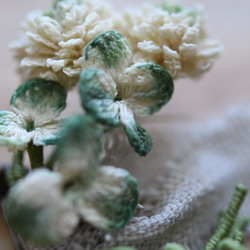 【受注制作15日】［petit］ブローチ　幸せの白詰草（生成り）　手編み　レース編み 6枚目の画像