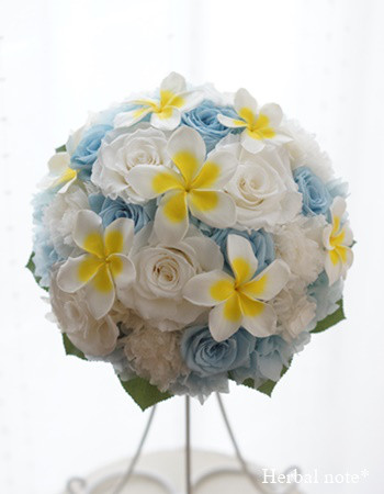 【オーダーメイド＊ウェディングブーケ】PB-171　プリザーブドフラワー　プルメリア　ラウンドブーケ　ホワイト　ブルー