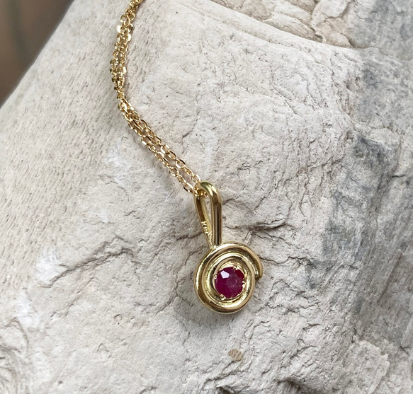 K18 Gold+Pink Spinel◆18金 天然ピンクスピネル渦巻きペンダントトップ 11枚目の画像