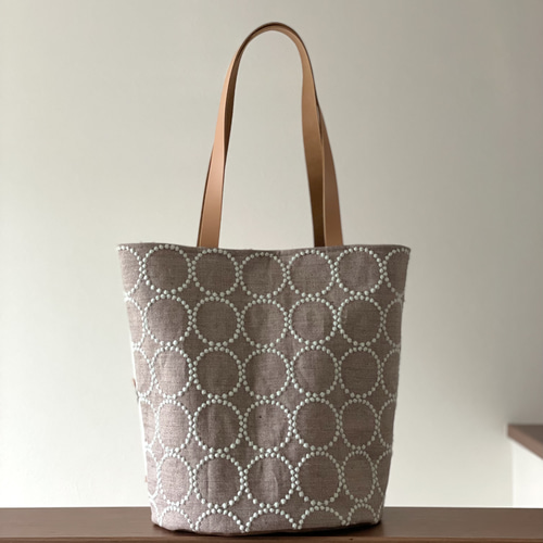 ⚮̈ミナペルホネン choucho ＋ nopparaグレー まるっこトートＬ トート