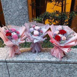 INS小清新韓式康乃馨永生花束 乾燥花永生花束 母親節禮物 第1張的照片