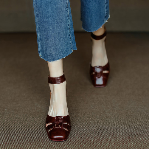 Precious掲載●TOD'S●カーフレザー アンクルストラップサンダル d9f245d8ca47e77343bdd6edcbf5f7