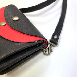 【2カラー】ポシェットにしたピッグスキンの小さなお財布　黒×赤 4枚目の画像