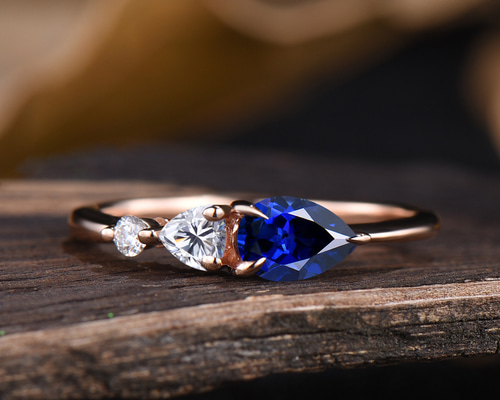 天然ミスティックとパズモアッサナイト入りオーバルストーンリング